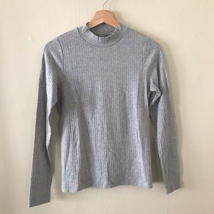 Uniqlo Gray Ribbed Mockneck Cotton Top - Medium